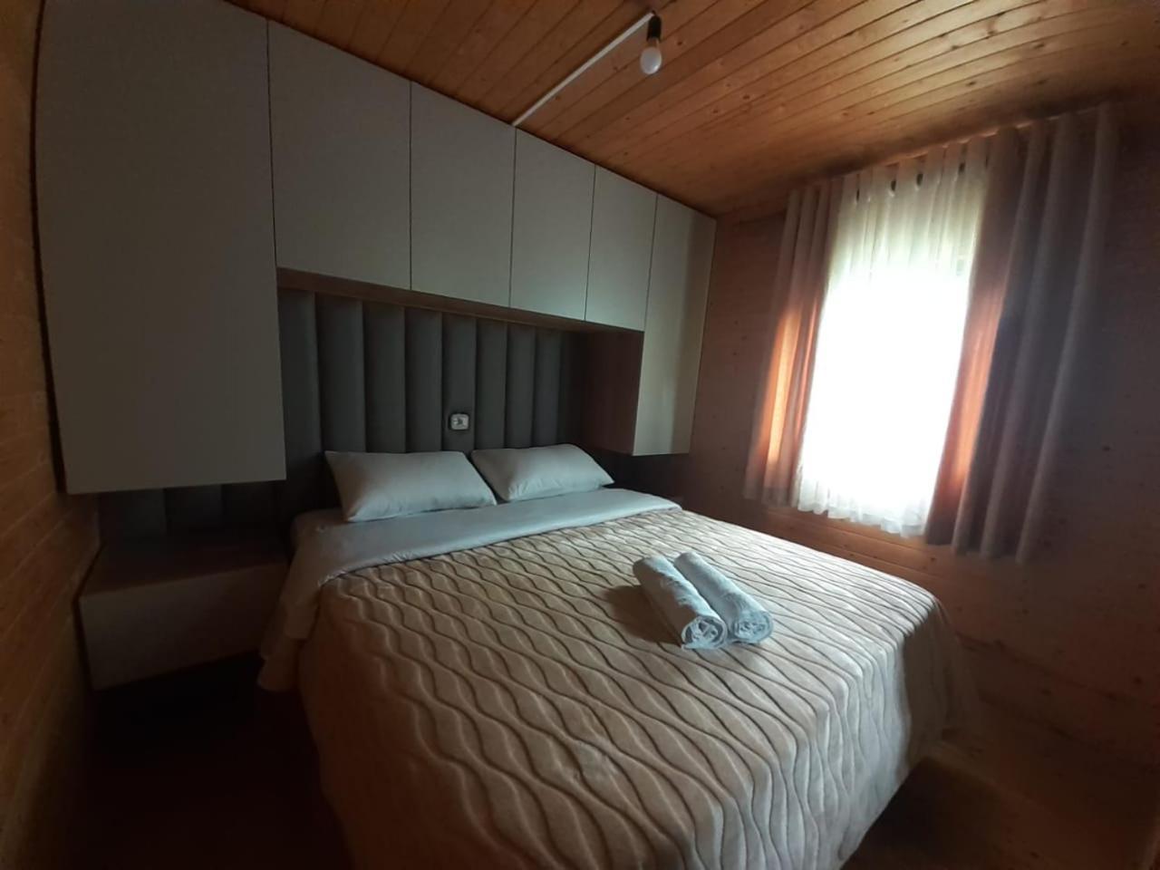Bujtina Zemra Tradites Theth Luaran gambar